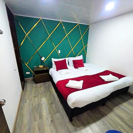 Hotel Kristal Ferial ボゴタ エクステリア 写真