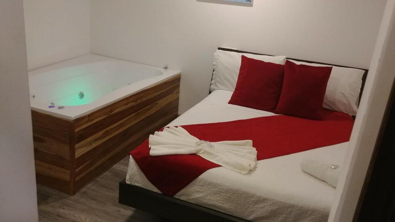 Hotel Kristal Ferial ボゴタ エクステリア 写真