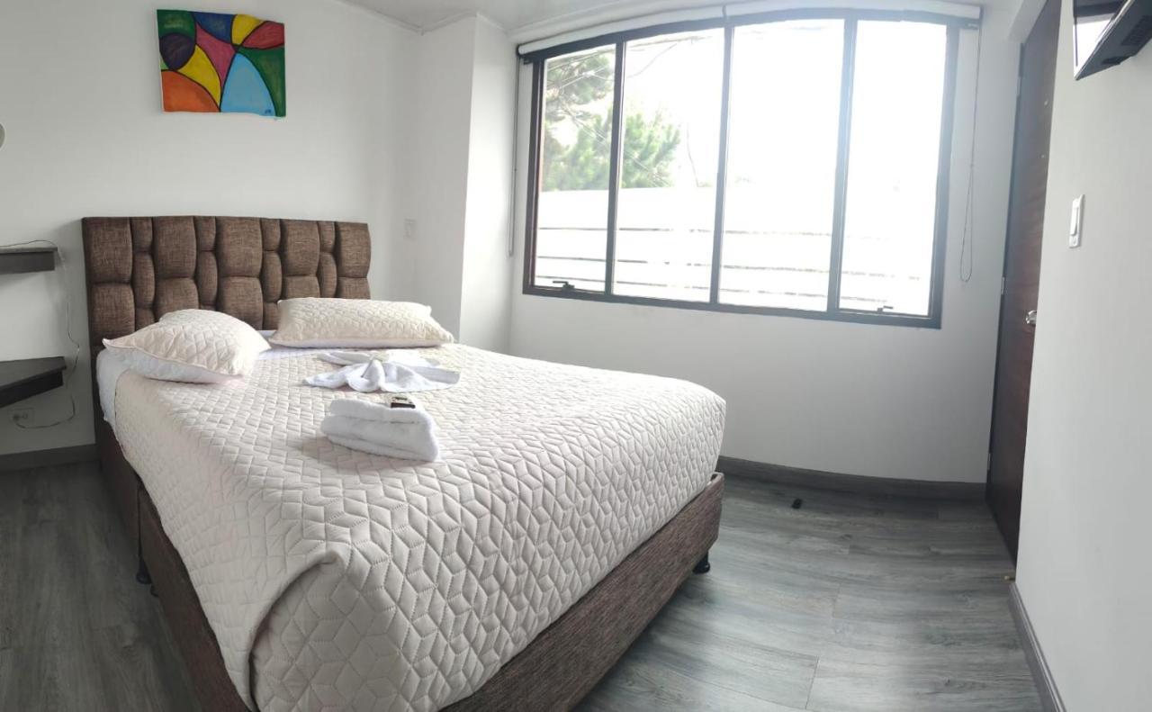 Hotel Kristal Ferial ボゴタ エクステリア 写真