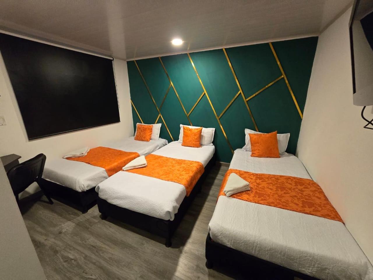 Hotel Kristal Ferial ボゴタ エクステリア 写真