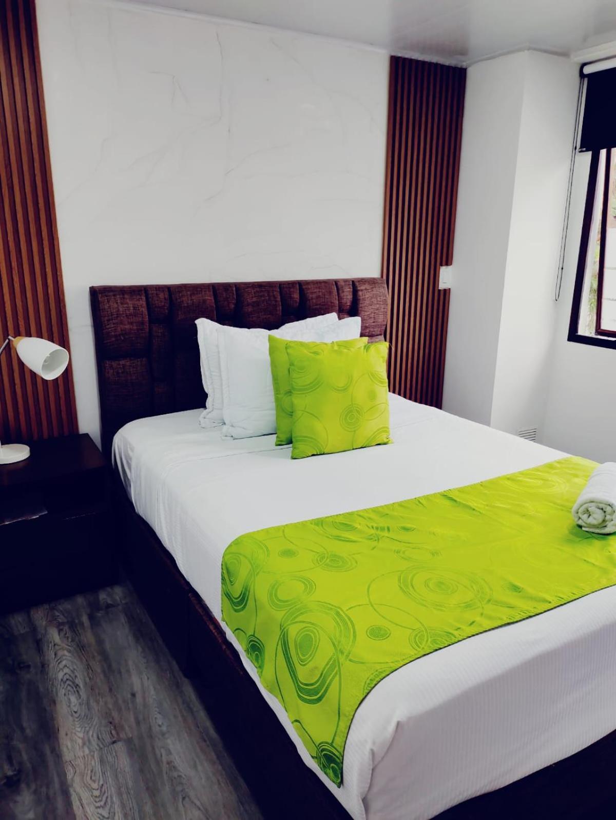 Hotel Kristal Ferial ボゴタ エクステリア 写真