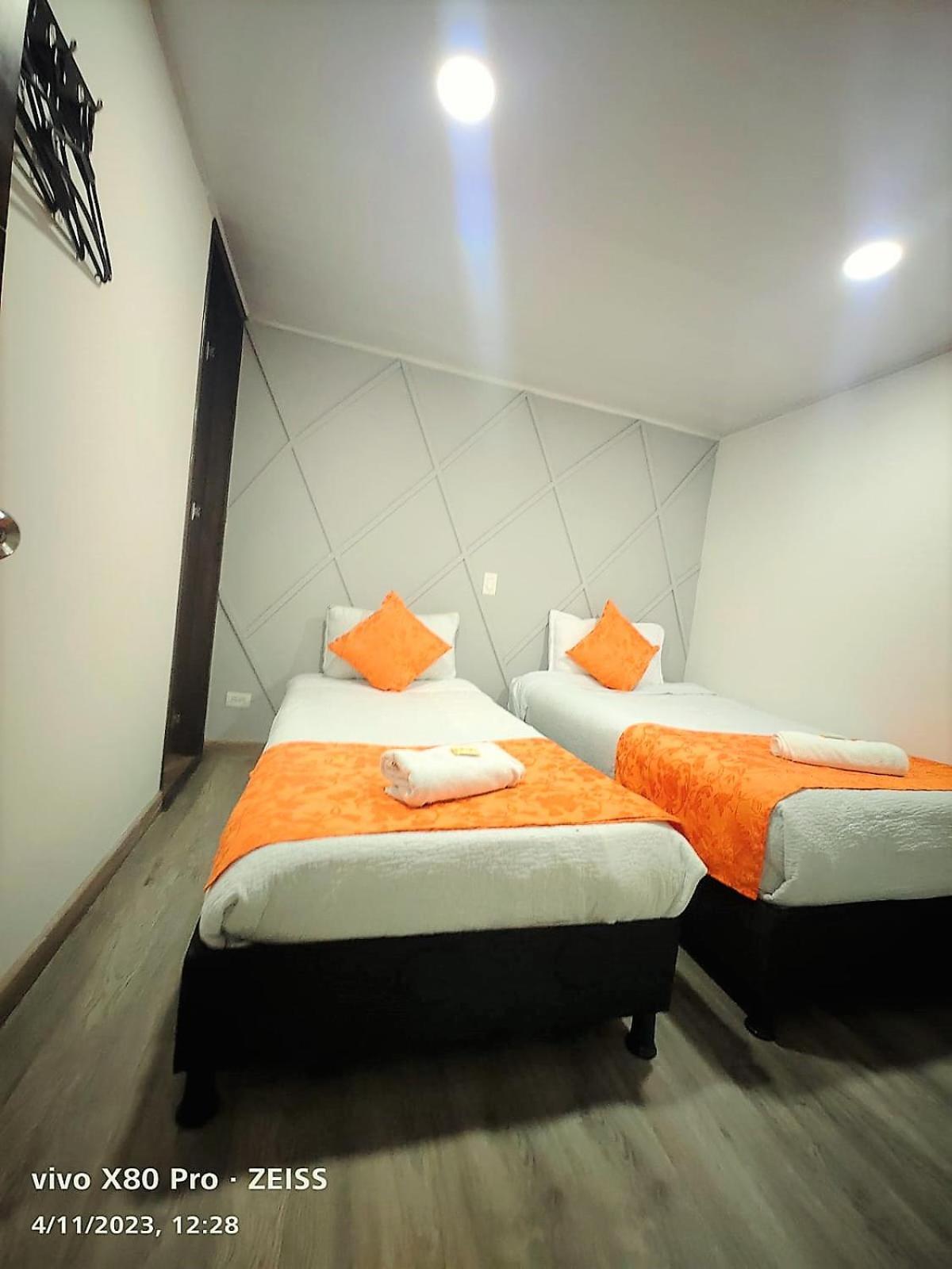 Hotel Kristal Ferial ボゴタ エクステリア 写真