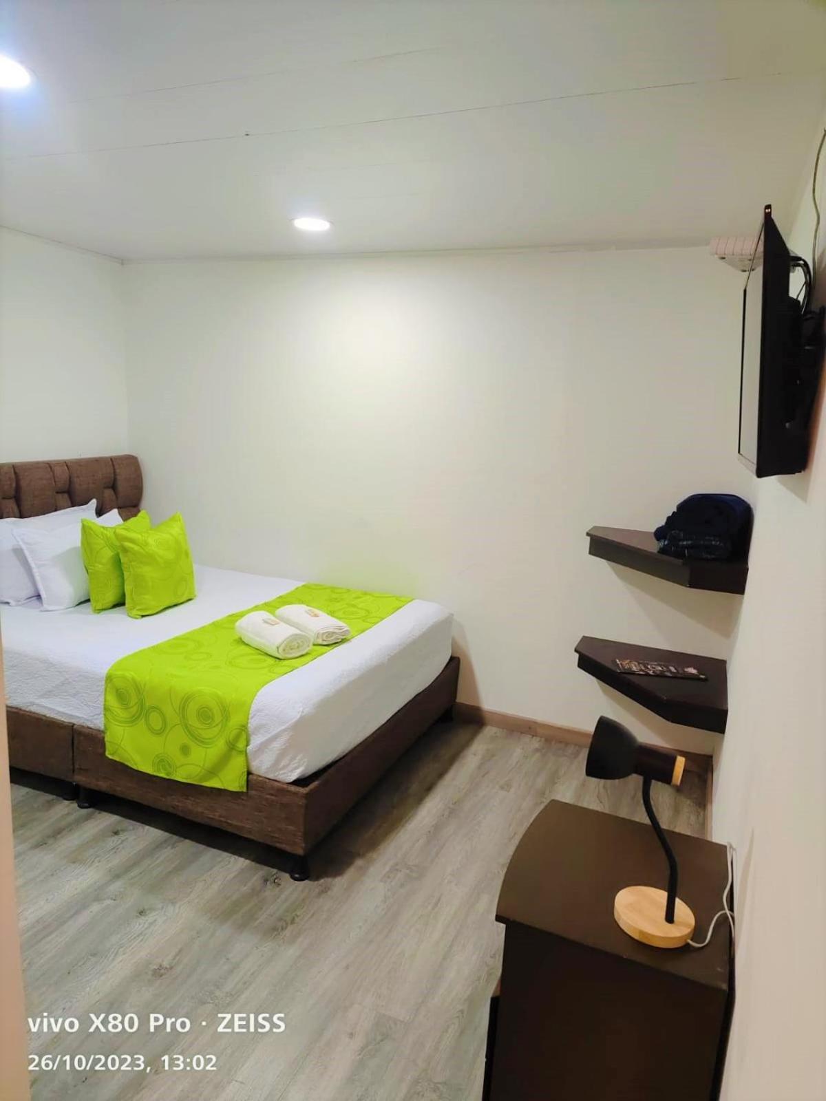Hotel Kristal Ferial ボゴタ エクステリア 写真
