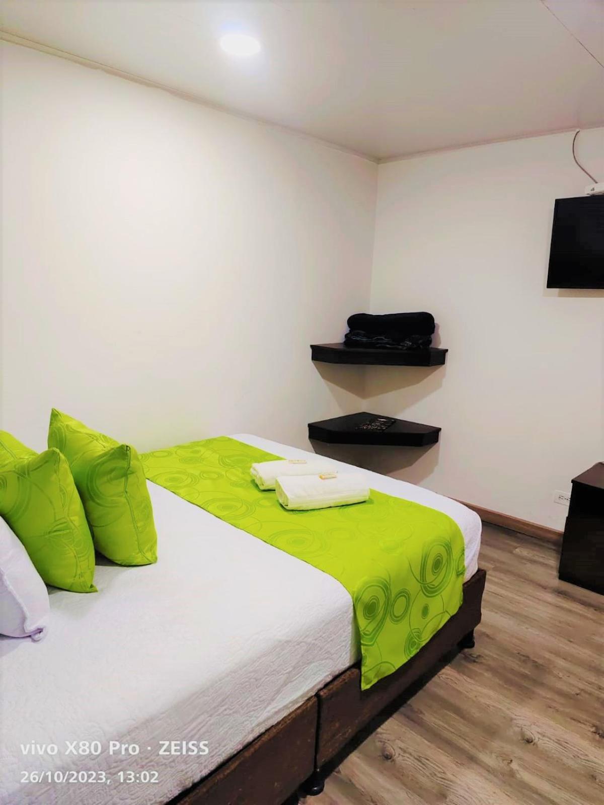 Hotel Kristal Ferial ボゴタ エクステリア 写真
