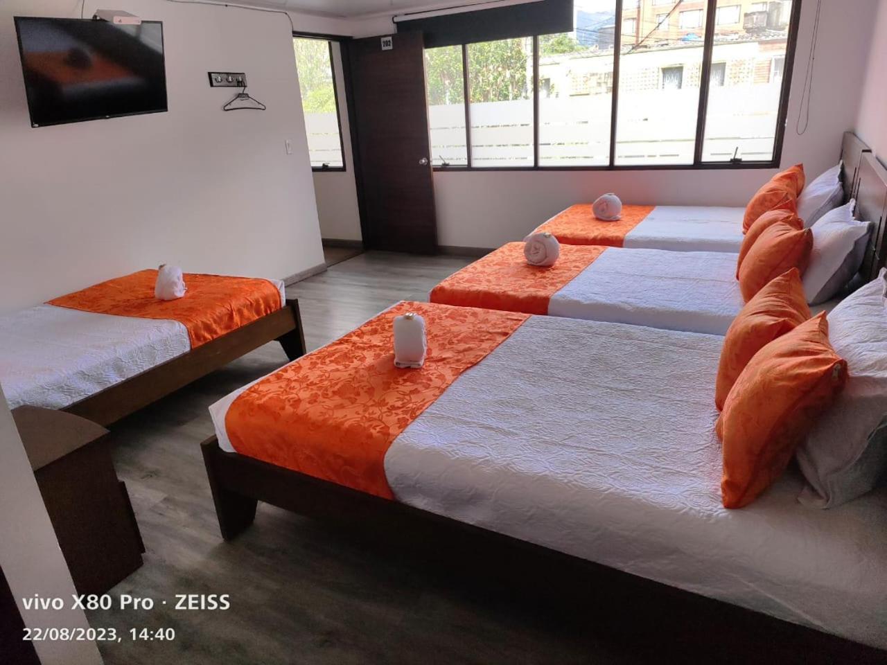 Hotel Kristal Ferial ボゴタ エクステリア 写真