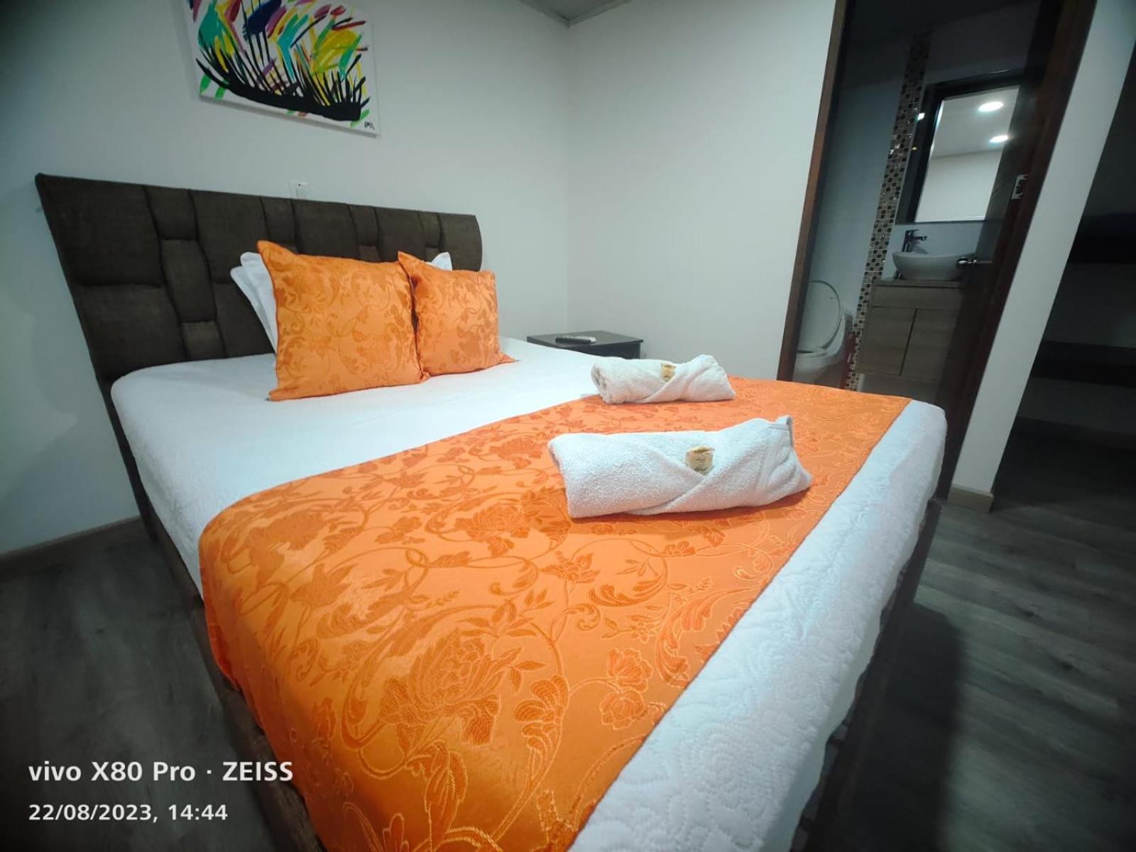 Hotel Kristal Ferial ボゴタ エクステリア 写真